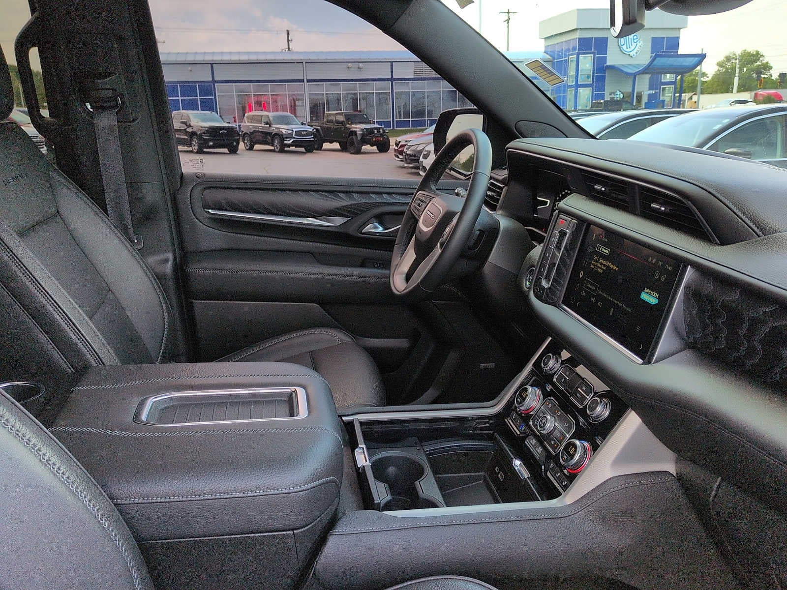 2023 GMC Yukon XL Denali