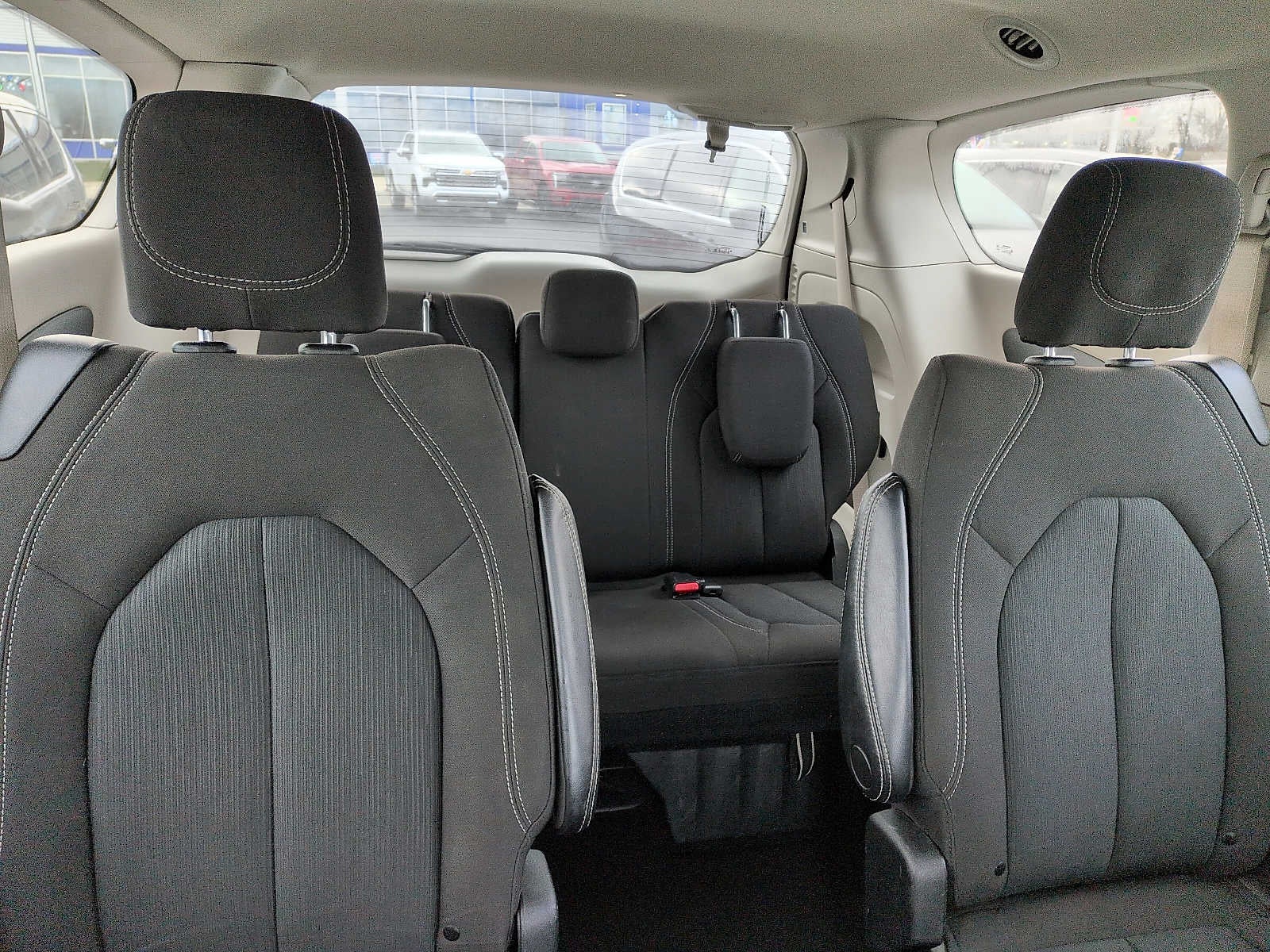 2023 Chrysler Voyager LX