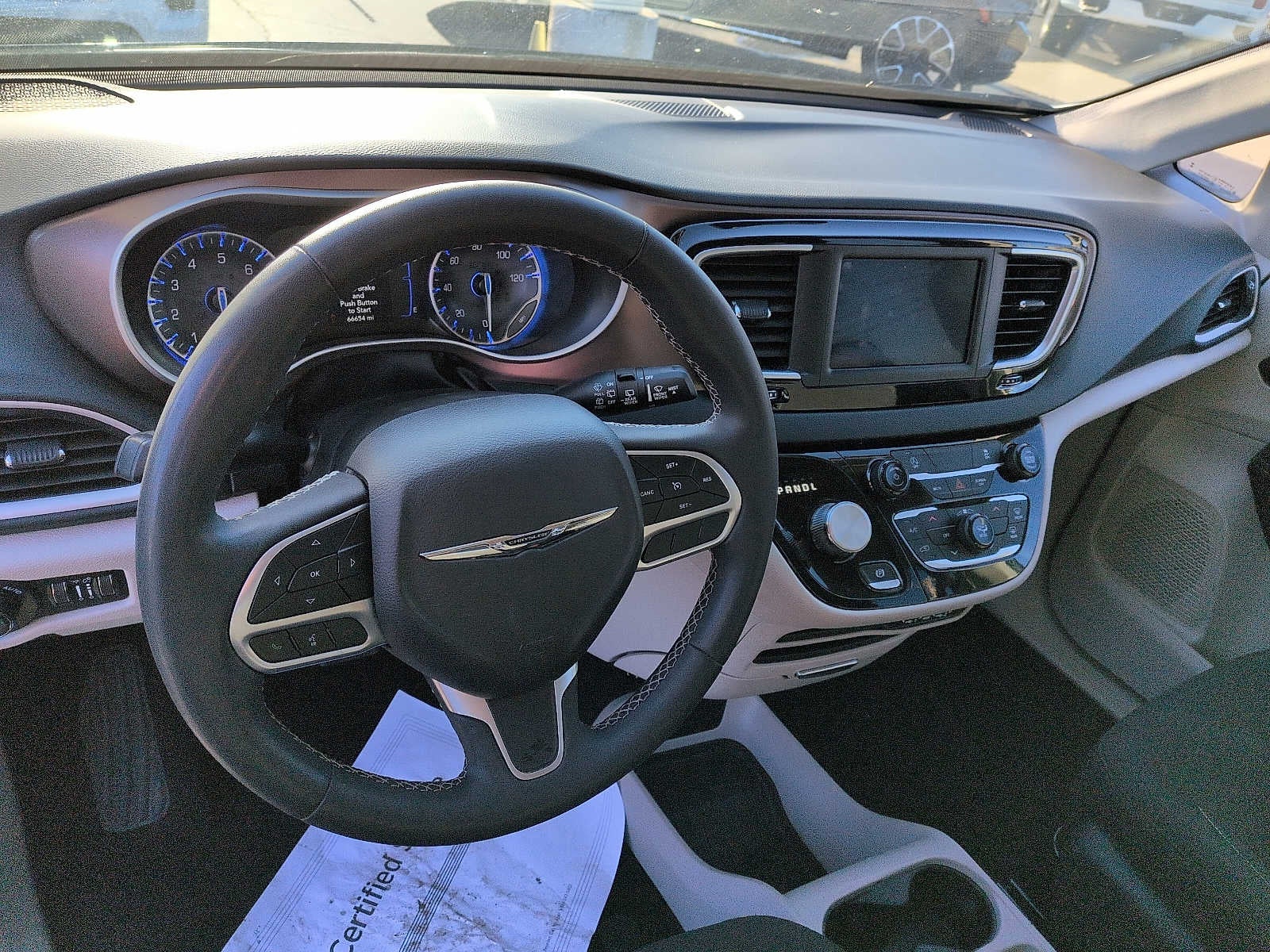 2023 Chrysler Voyager LX