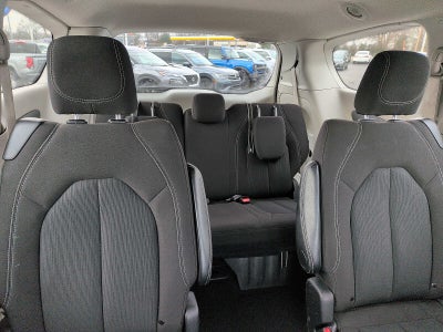 2024 Chrysler Voyager LX