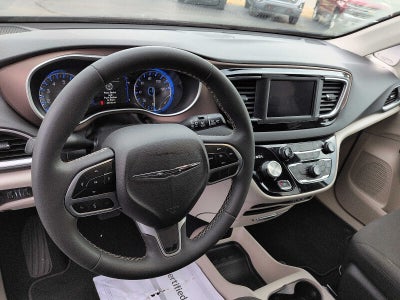 2024 Chrysler Voyager LX