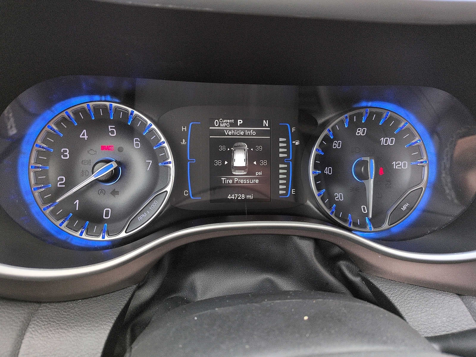 2024 Chrysler Voyager LX