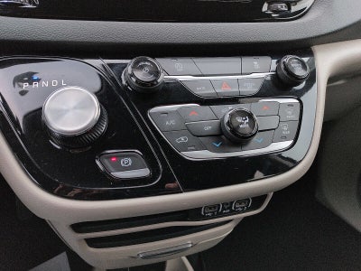 2024 Chrysler Voyager LX