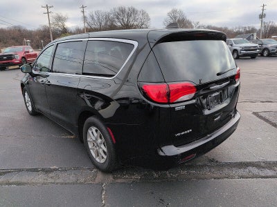2024 Chrysler Voyager LX