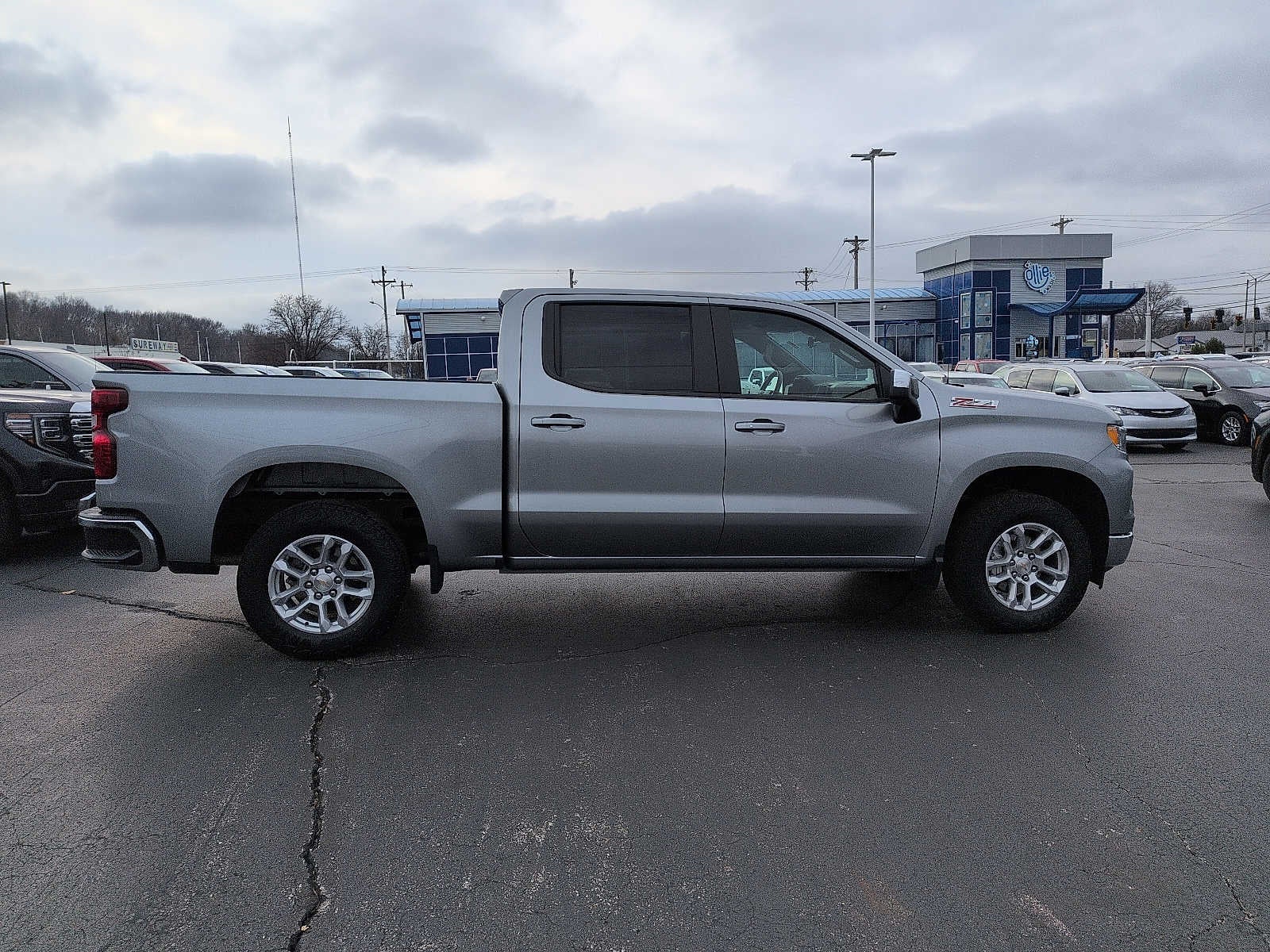 2024 Chevrolet Silverado 1500 LT