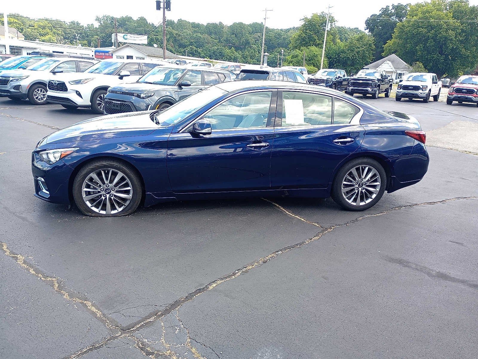 2022 INFINITI Q50 LUXE