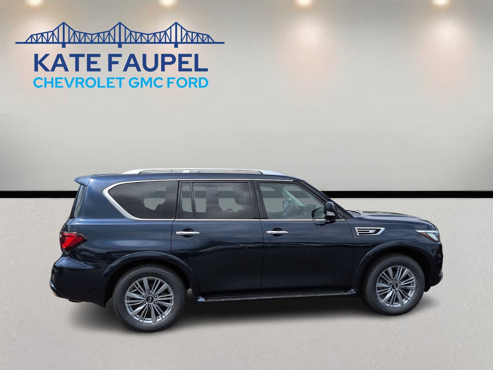 2024 INFINITI QX80 LUXE
