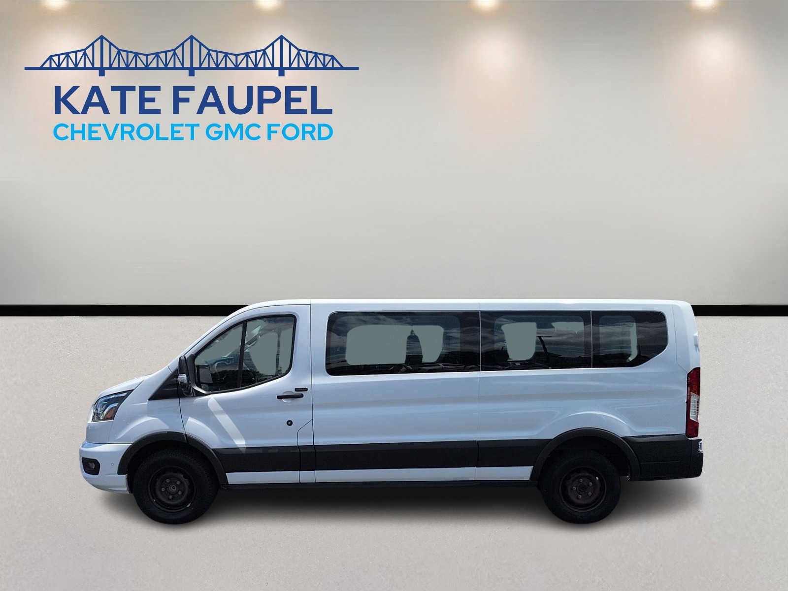 2023 Ford Transit Passenger Wagon XLT