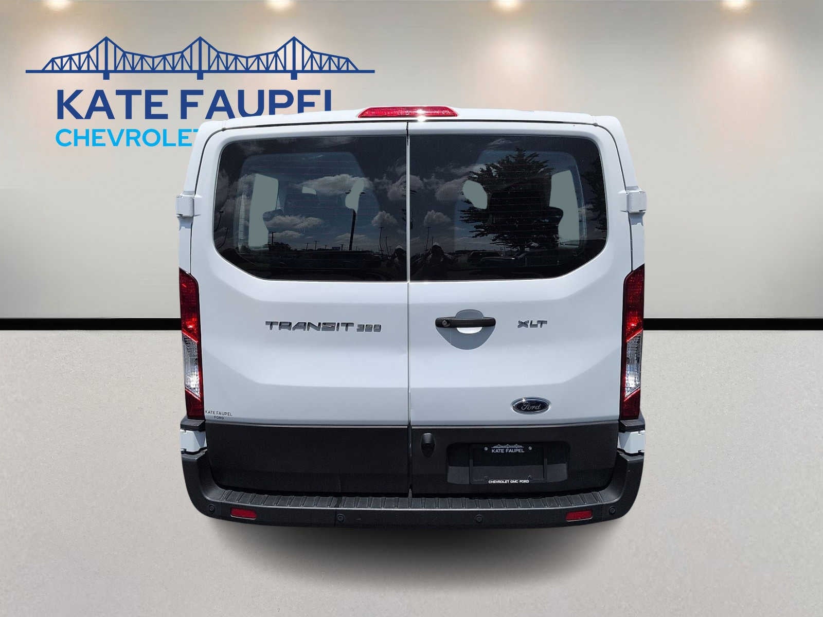 2023 Ford Transit Passenger Wagon XLT