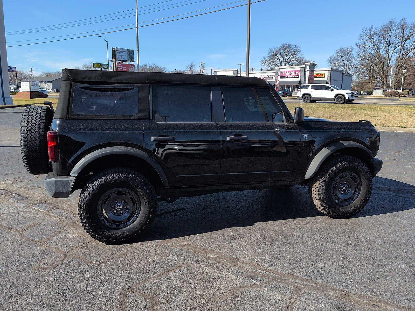 2025 Ford Bronco Base