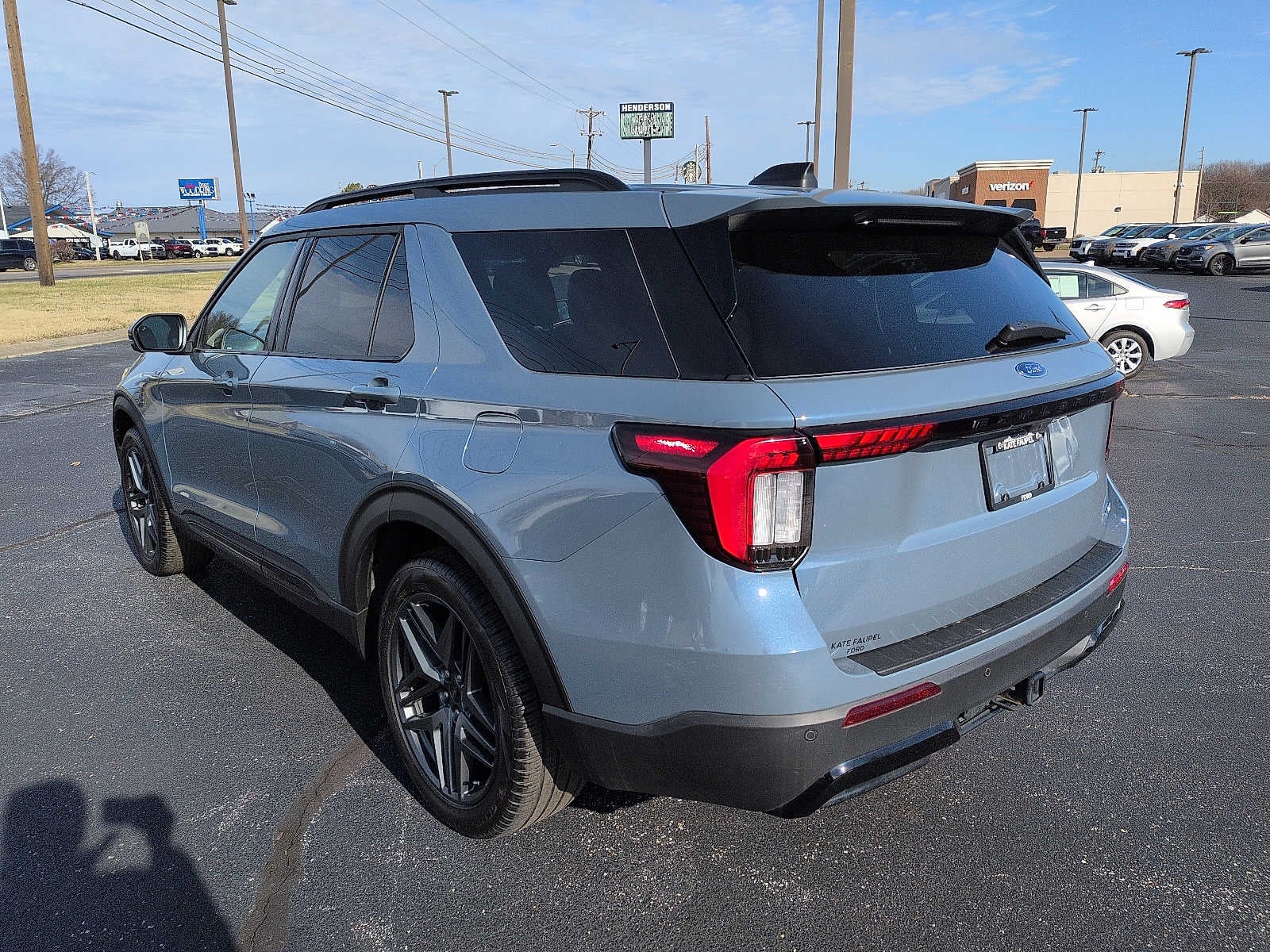 2025 Ford Explorer ST-Line