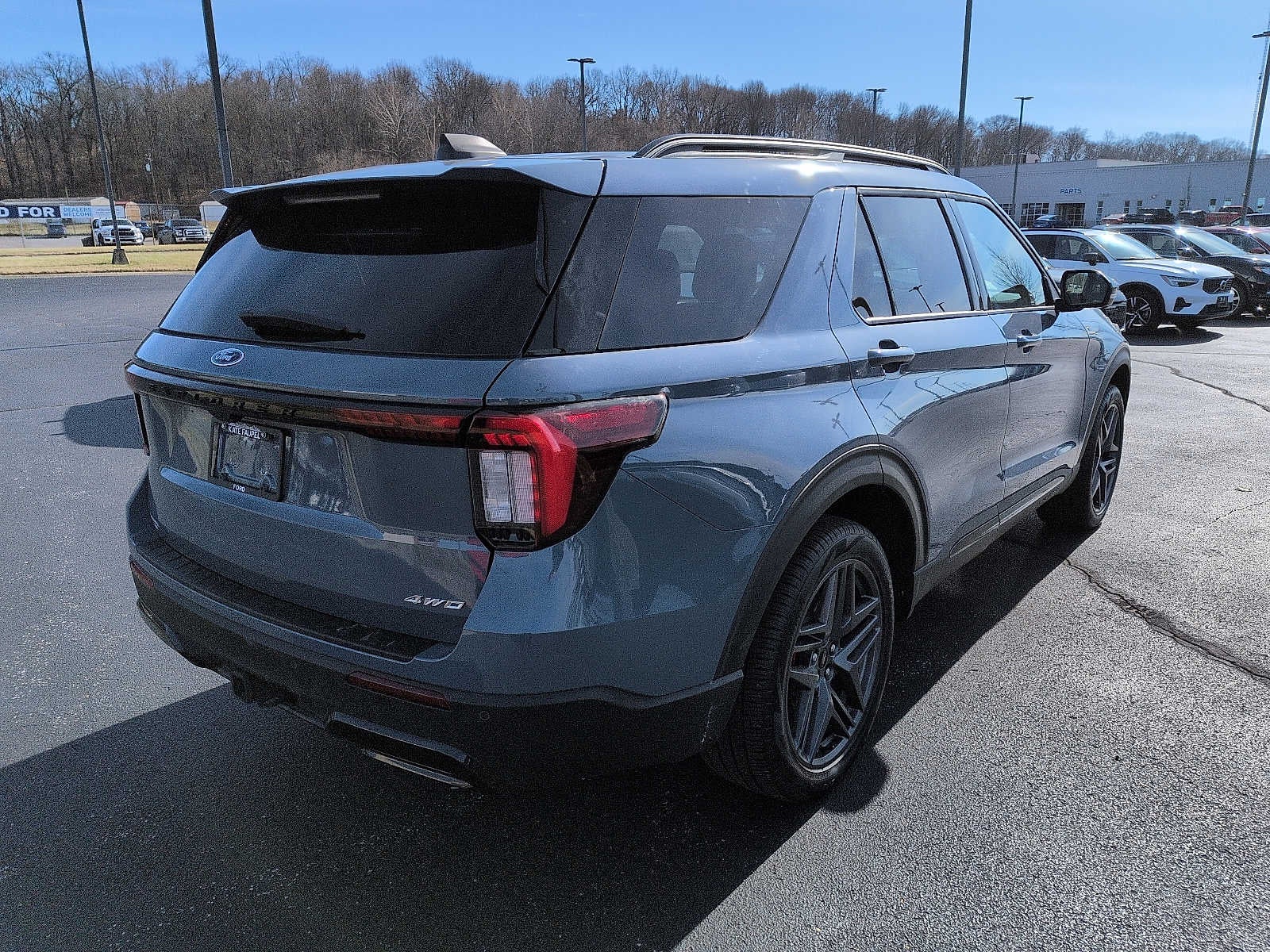 2025 Ford Explorer ST-Line
