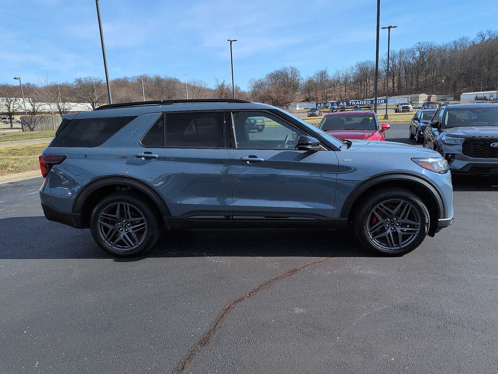 2025 Ford Explorer ST-Line