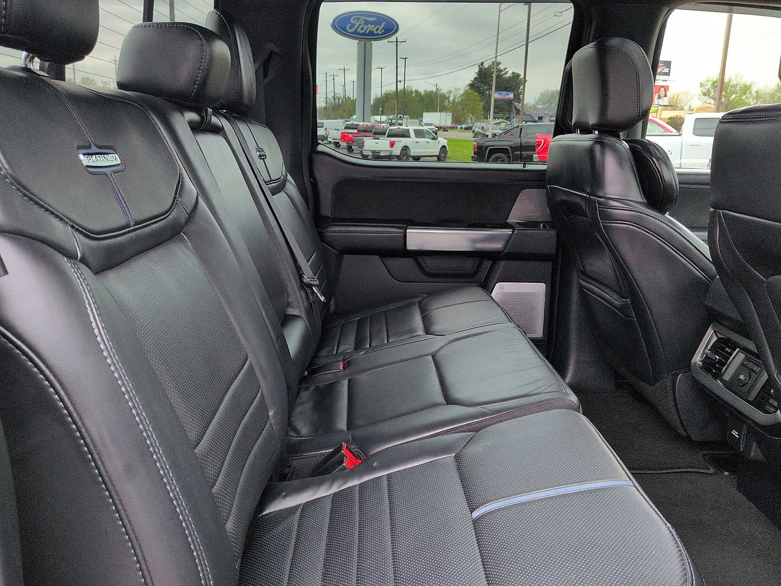 2025 Ford Super Duty F-450 Pickup Platinum