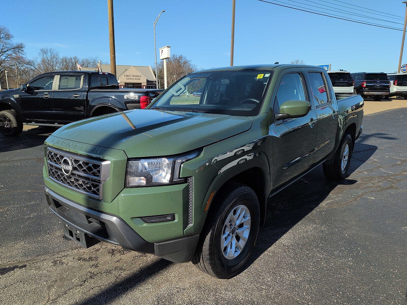 2024 Nissan Frontier SV