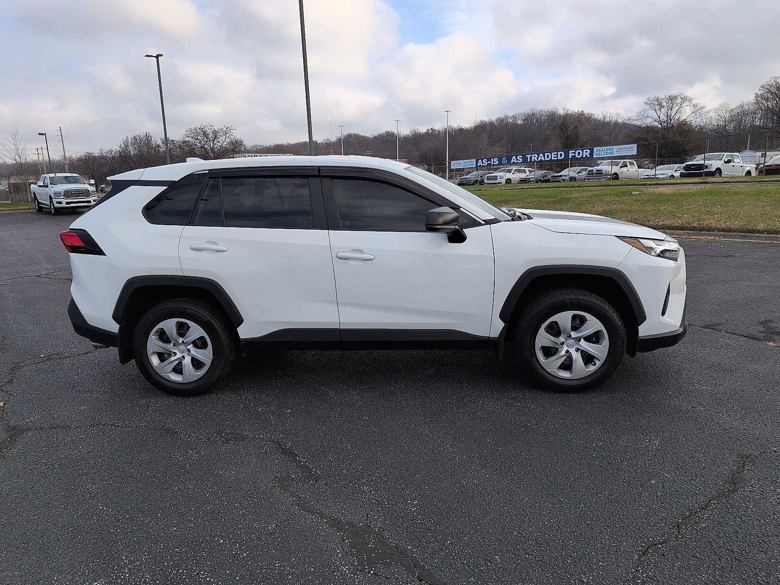 2023 Toyota RAV4 LE
