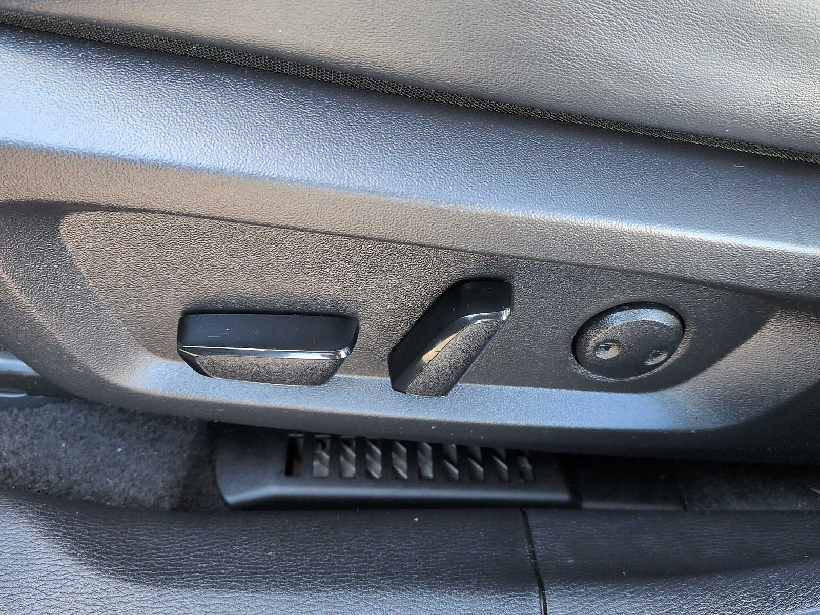 2024 Mitsubishi Outlander Plug-In Hybrid SE