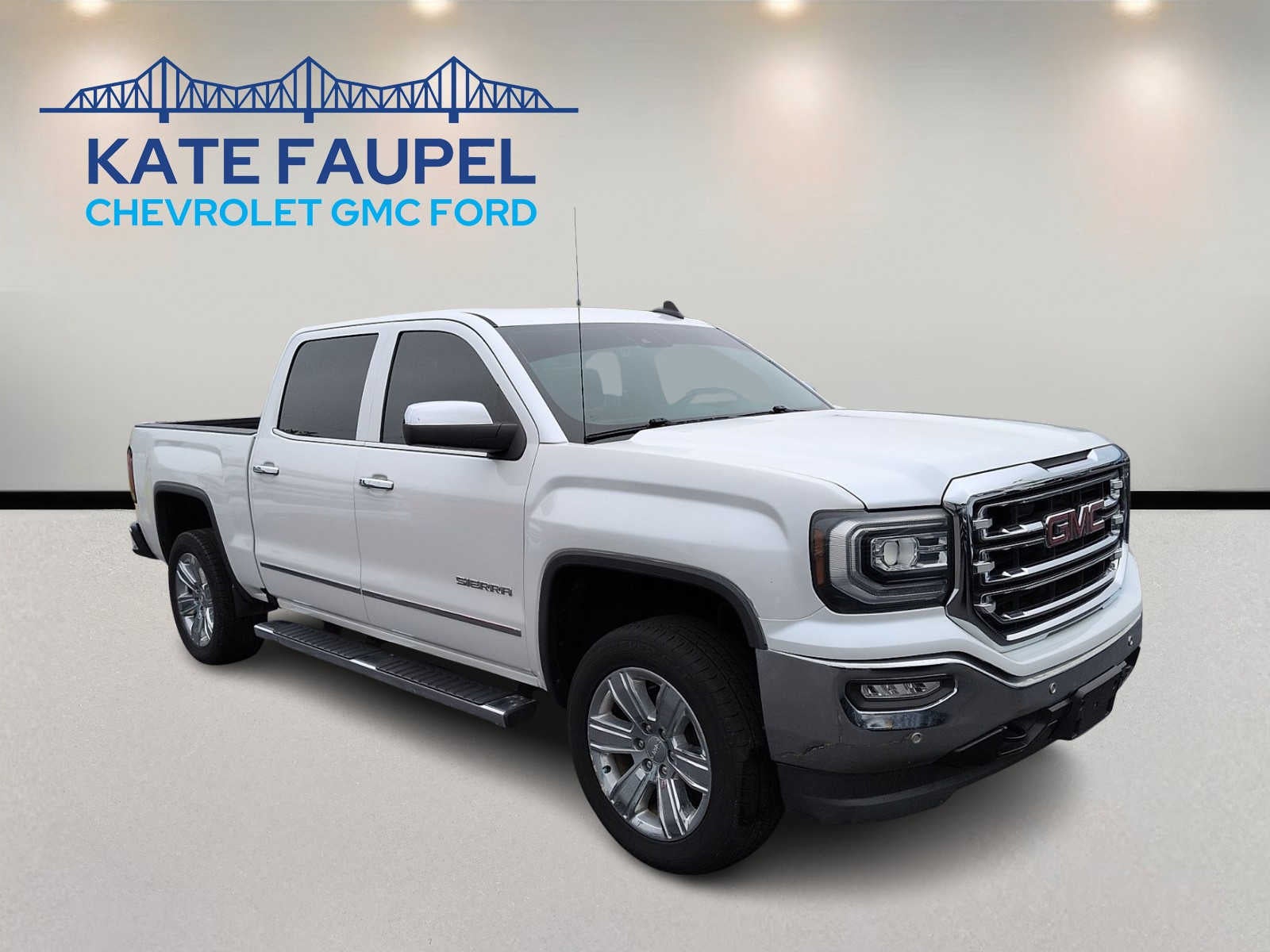 2018 GMC Sierra 4WD Crew Cab Short Box SLT's photo